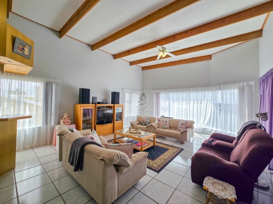 4 Bedroom Property for Sale in Stilbaai Wes Western Cape